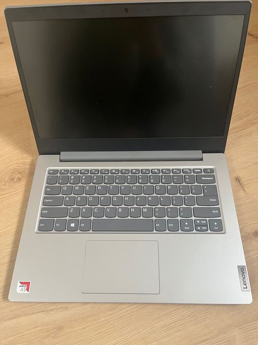 Laptop Lenovo jak nowy