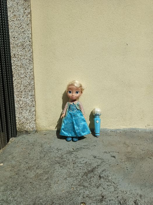 Boneca Princesa Elsa -Canta "Let It Go"