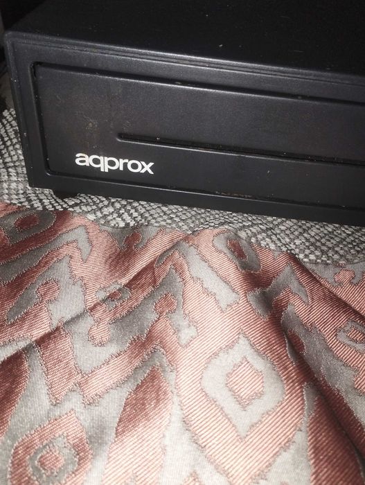 Caixa de dinheiro nova com chave (aqprox), pouco uso