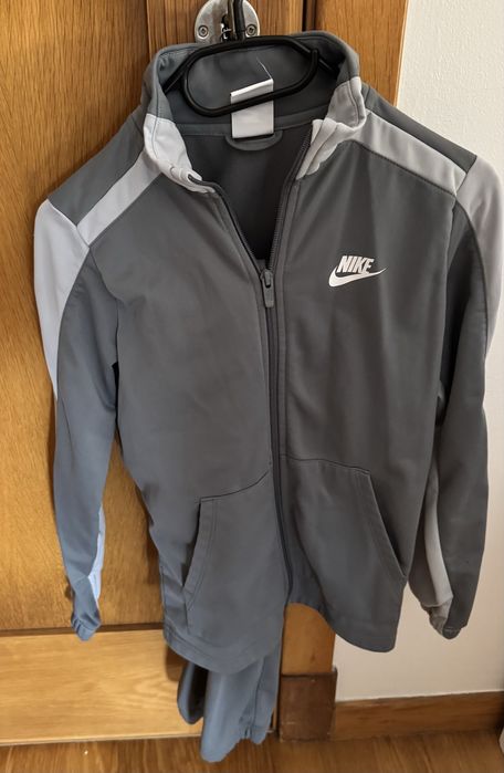 Fato de treino nike rapaz tamanho 137-147