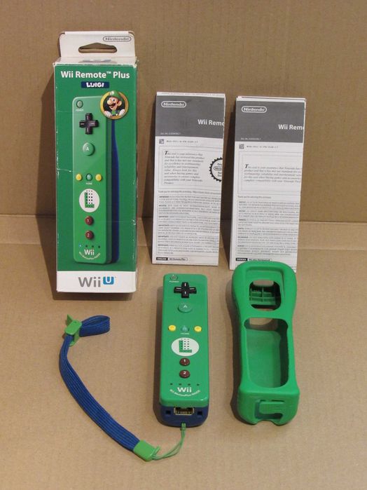 Comando Nintendo Wii Remote Plus Luigi completo em caixa