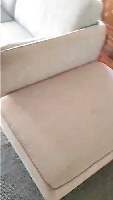 Sofá 2m + Puff amovível 100x70cm