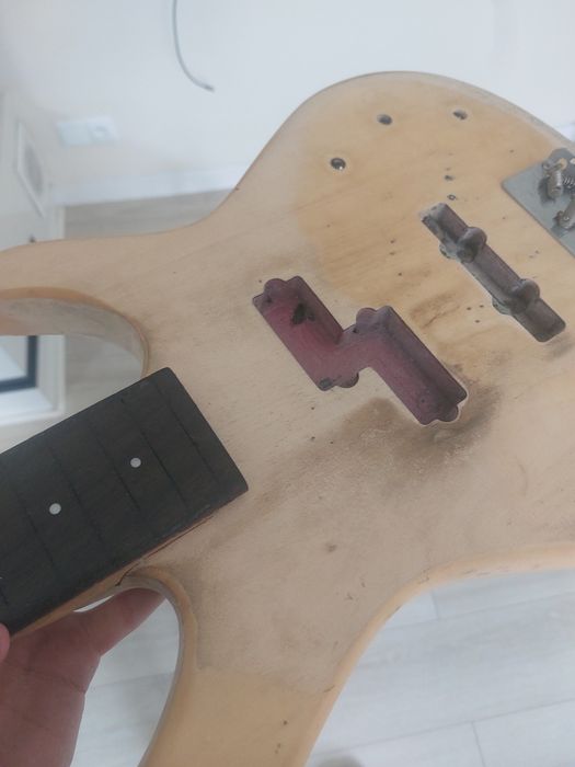 Бас гітара Squier mb4