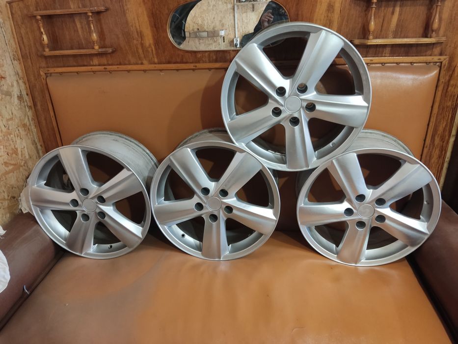 Продам диски r18 5*120 8j