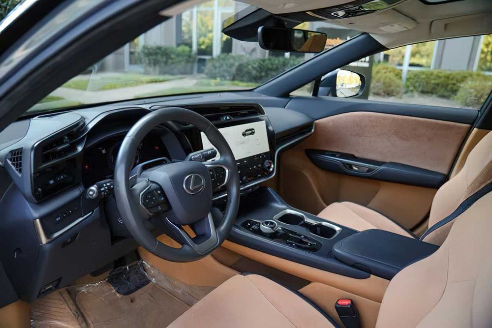 Lexus RZ      2024