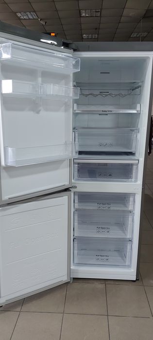 Холодильник Samsung RB29FEJNBSA