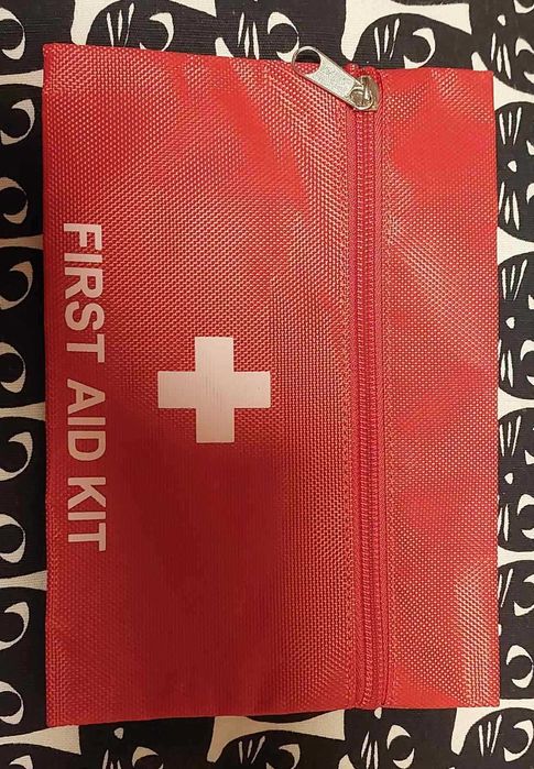 Аптечка косметичка для ліків, одне відділення, червона, 20х13,5 см