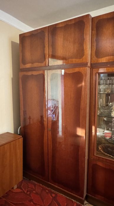 Стінка шафа тумба, меблі  в кімнату - антресоль, сервант, полиці