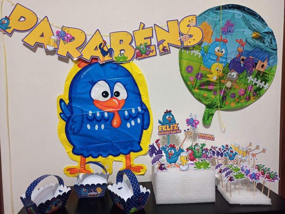 Kits de festa com balões, banners e muito mais