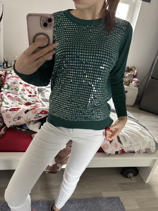 Sweterek cekiny. Zielony