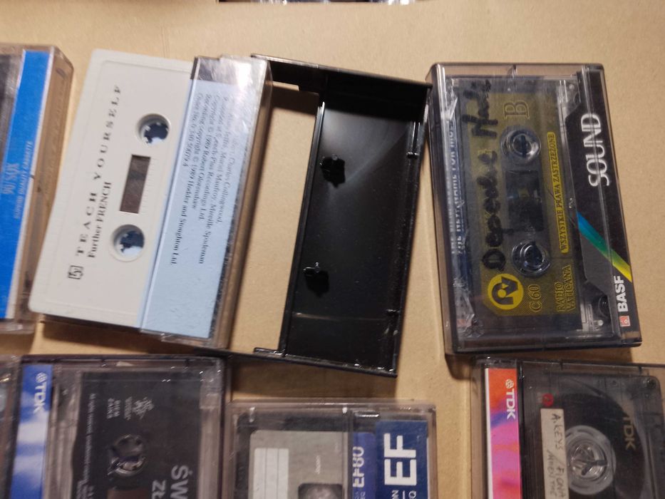 zestaw starych kaset magnetofonowych mix