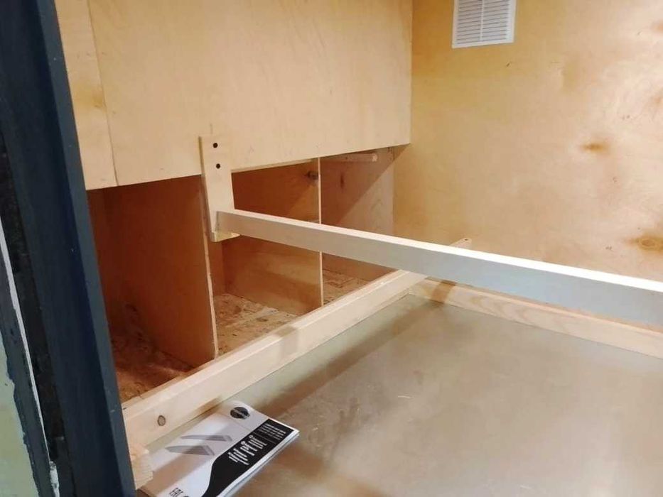 Курятник,курник на 7-10 птиц,освещене,обогрев. Доставка по Украине.