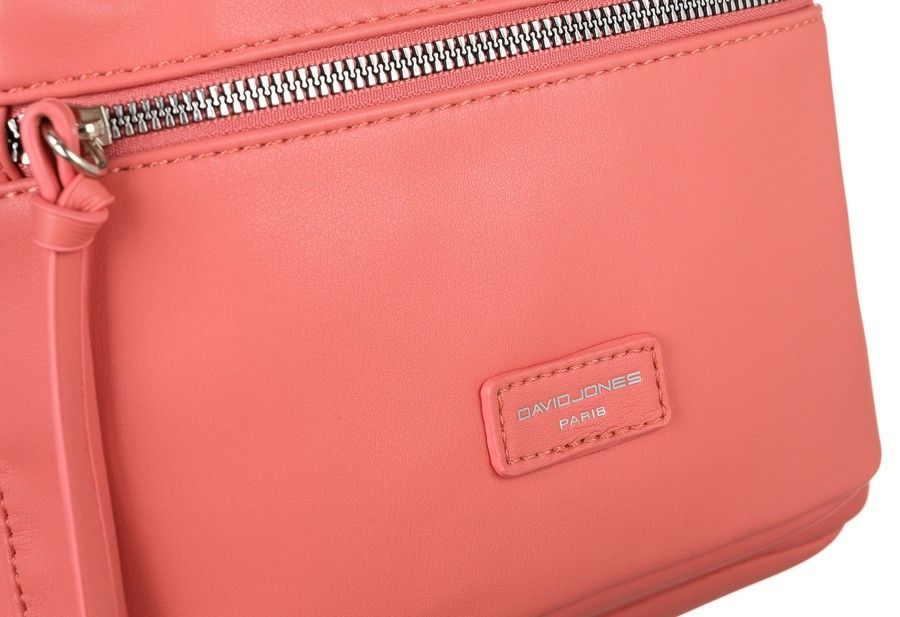 miejski plecaczek damski z kieszeniami - david jones