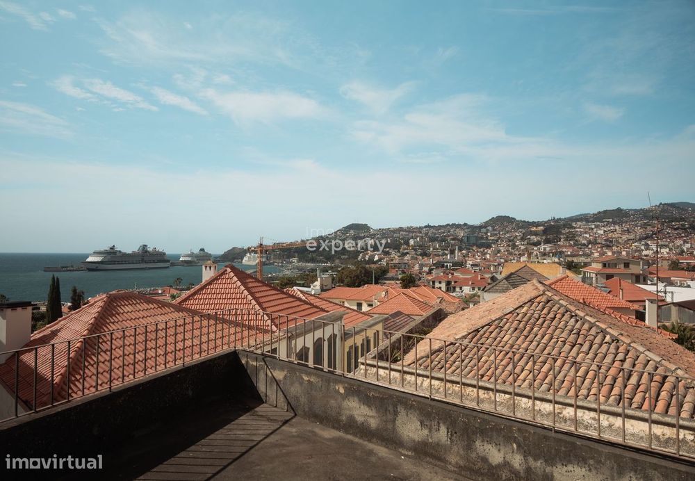 Edifício histórico com projeto aprovado no coração do Funchal