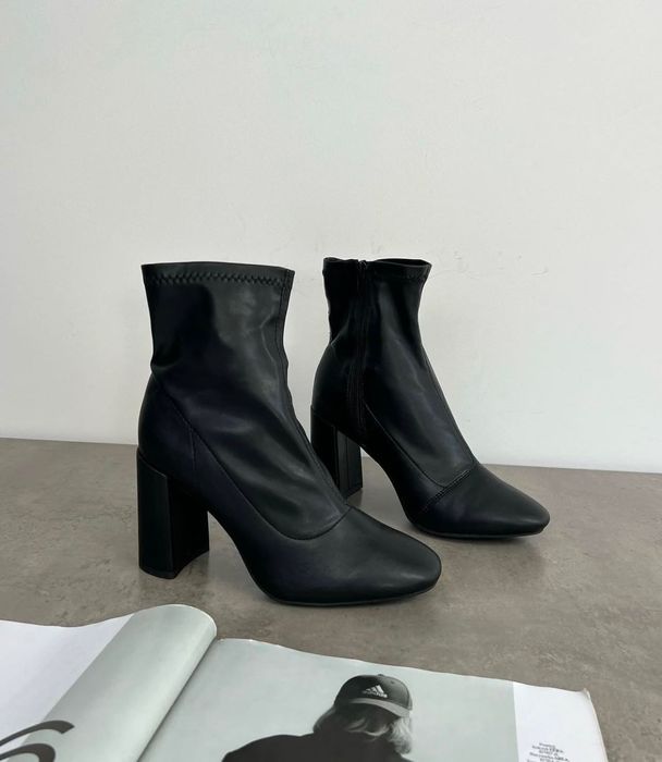 Черевики на каблуку