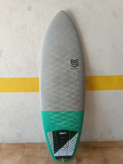 Prancha Firewire Omni 5'2 (24L) + Prancha Flowt Marshmellows 5'6 (31L)
