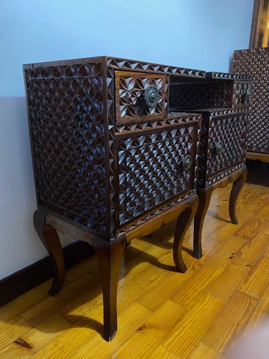 Mesinhas de cabeceira trabalhadas dos anos 60
