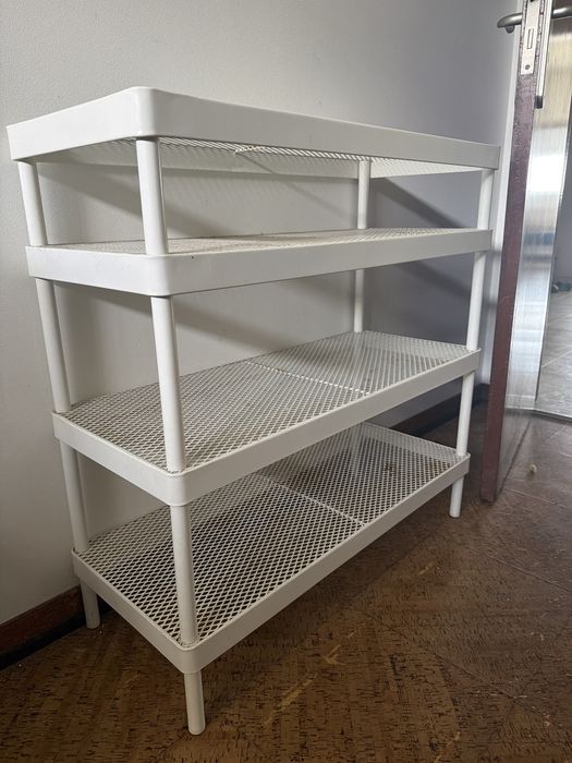 Sapateira ikea usada