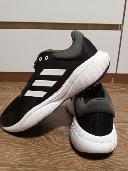 Кроссовки Adidas