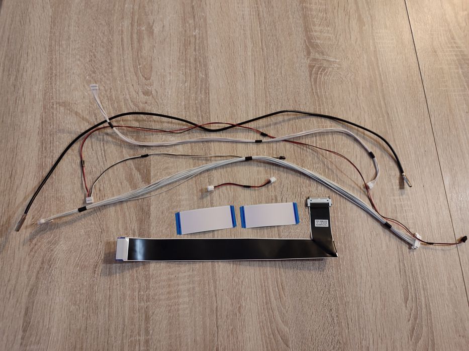 Taśmy i przewody TV Panasonic TX-65JXN888