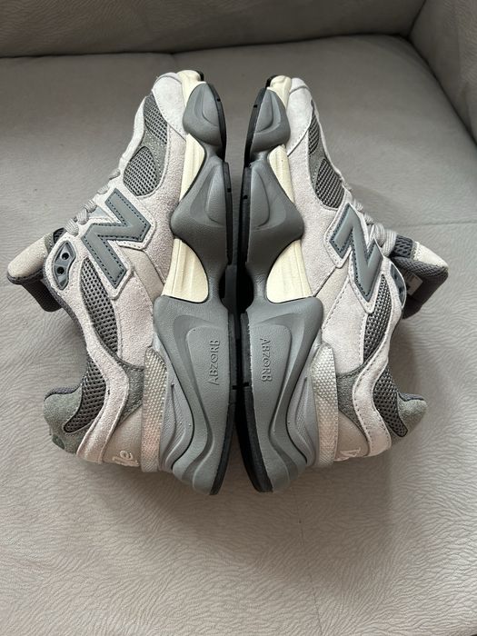 Szare New Balance 9080 rozmiar 40 ( 25cm długiść wkładki)