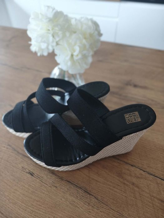 Nowe buty damskie na koturnie r 37
