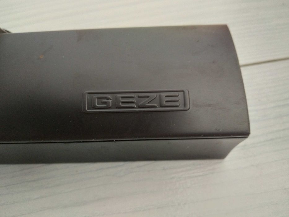 Samozamykacz GEZE