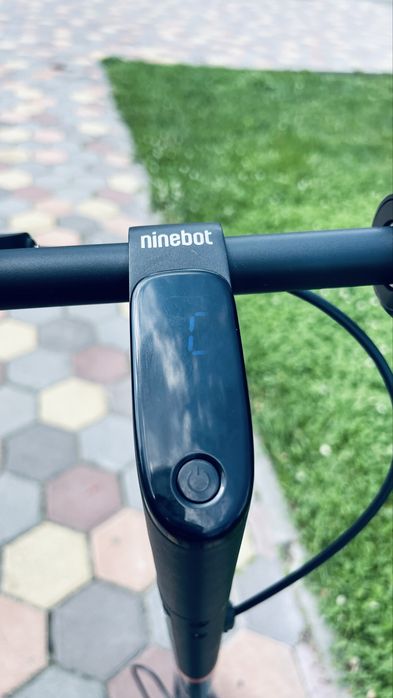Електросамокат ninebot