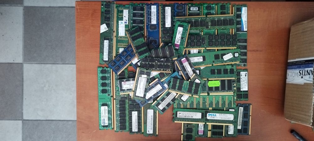 Pamięci, kości RAM.