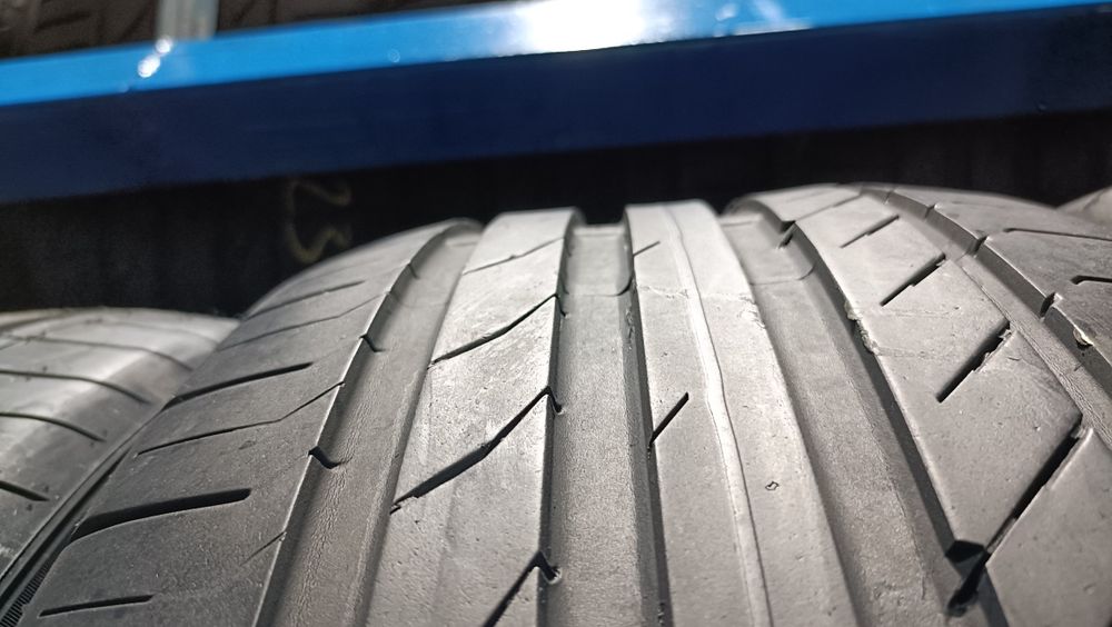 Pneus 225/45/20 continental