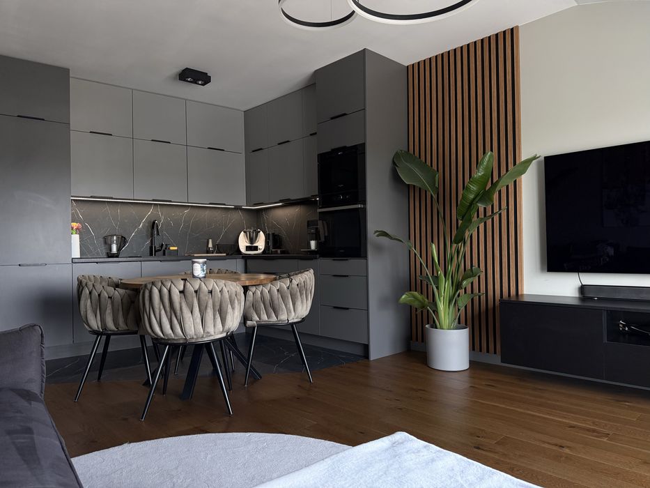 Nowoczesny apartament 60 m² z tarasem 30 m² | 3 pokoje | Klimatyzacja | Garaż | Gotowy do zamieszkania
