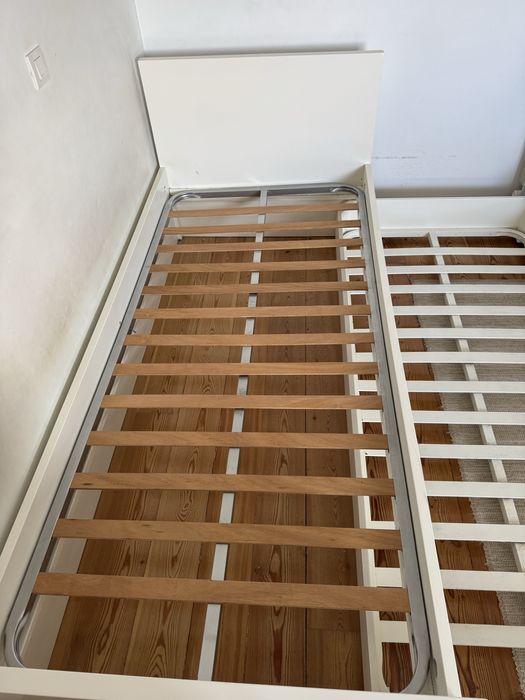 Cama individual de madeira maciça