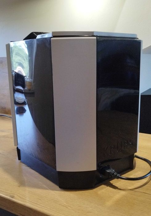 Ekspres do kawy KRUPS EA9010 barista