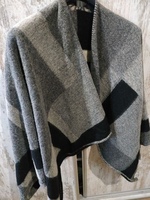 Narzutka , bardzo ciepła , stan idealny