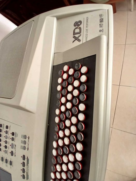 Vendo ketron XD8 a funcionar perfeitamente