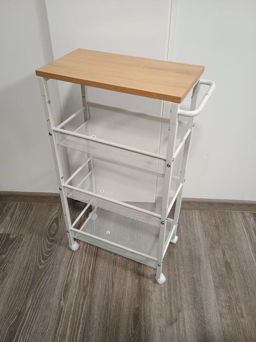 Biały reagał na kółkach