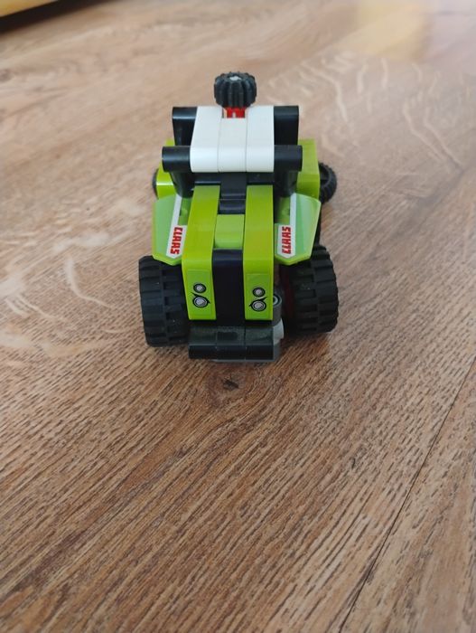 Ciągnik LEGO Claas