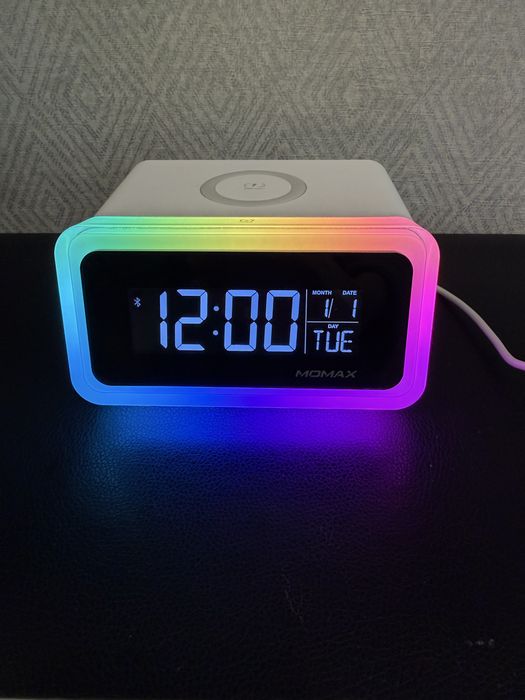 Момах q clock 2 Бездротова зарядка , часы , bluetooth колонка