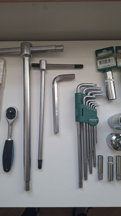 Zestaw mix narzędzi ręcznych klucze nasadki