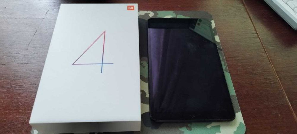 Xiaomi Mi Pad 4 планшет в хорошому стані з комплектом