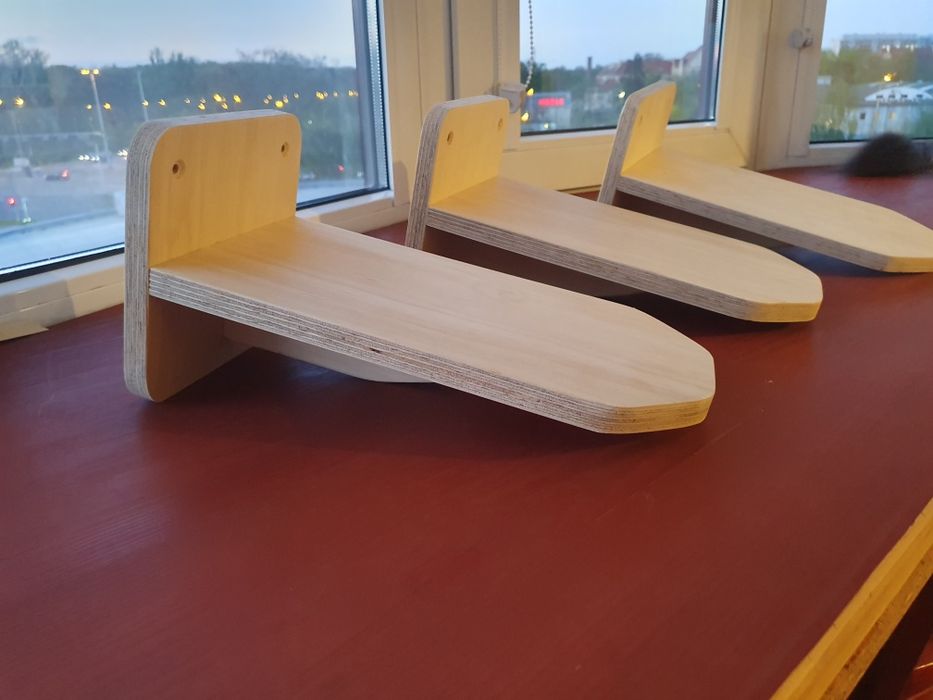Półka  dla dużego kota. Mocna,  wytrzymała
