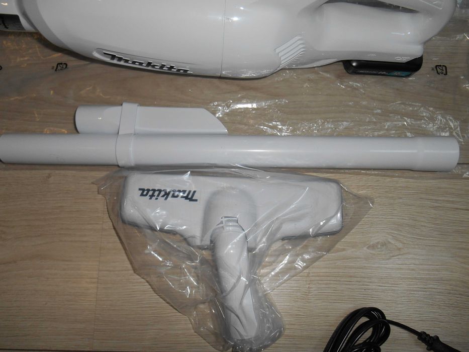 NOWY odkurzacz MAKITA 3 biegi, oswietlenie LED, bateria, ladowarka