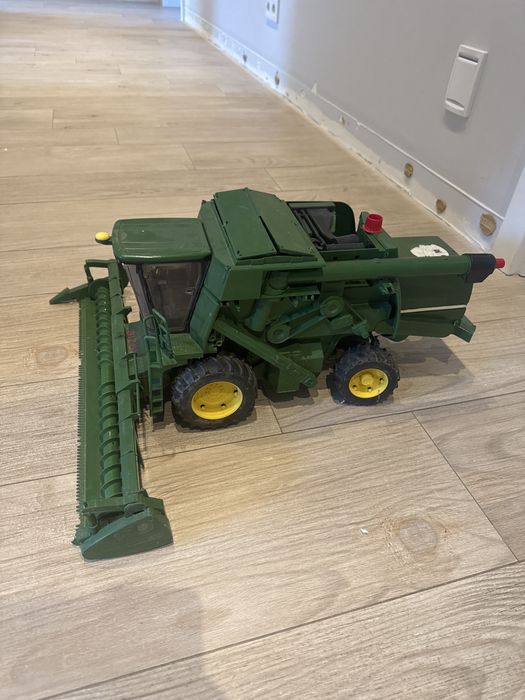 Bruder, kombajn zbożowy John Deere