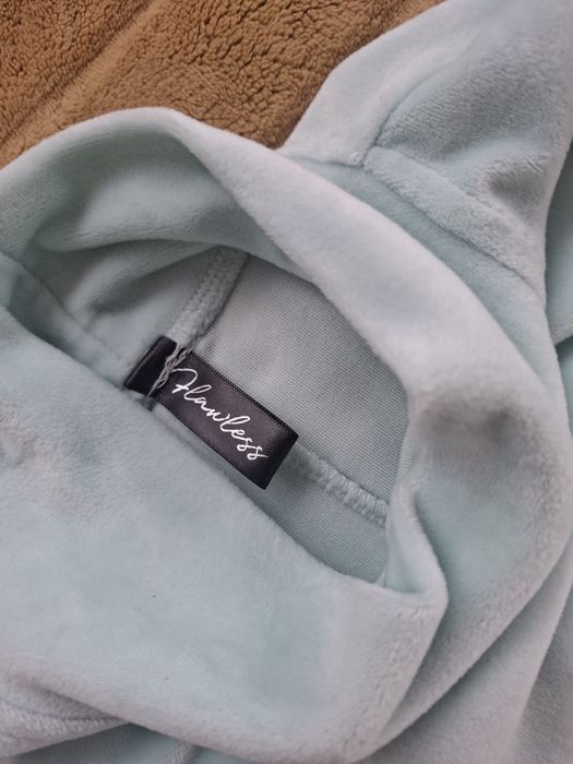 Piękny dres welurowy s kolor miętowy