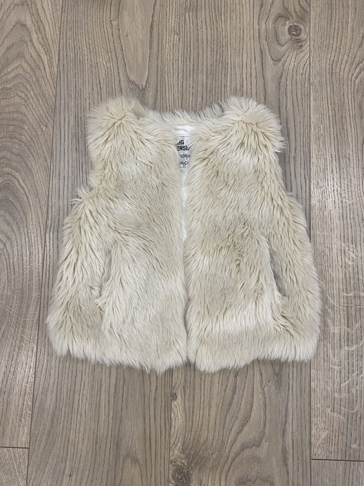 Жилетка хутряна для дівчинки 98р