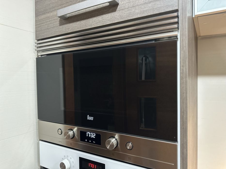 Microondas TEKA de Encastrar com Grill – Excelente Estado