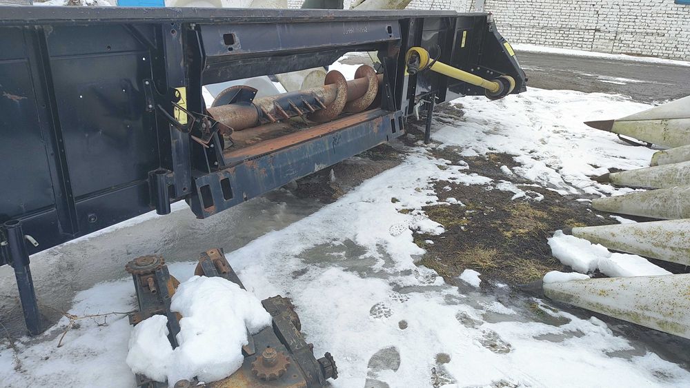 Жатка для збирання кукурудзи Oros 8+HSA