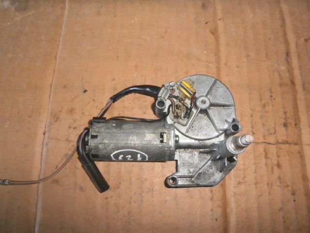 Motor limpa vidros trás FORD Fiesta III (GFJ)