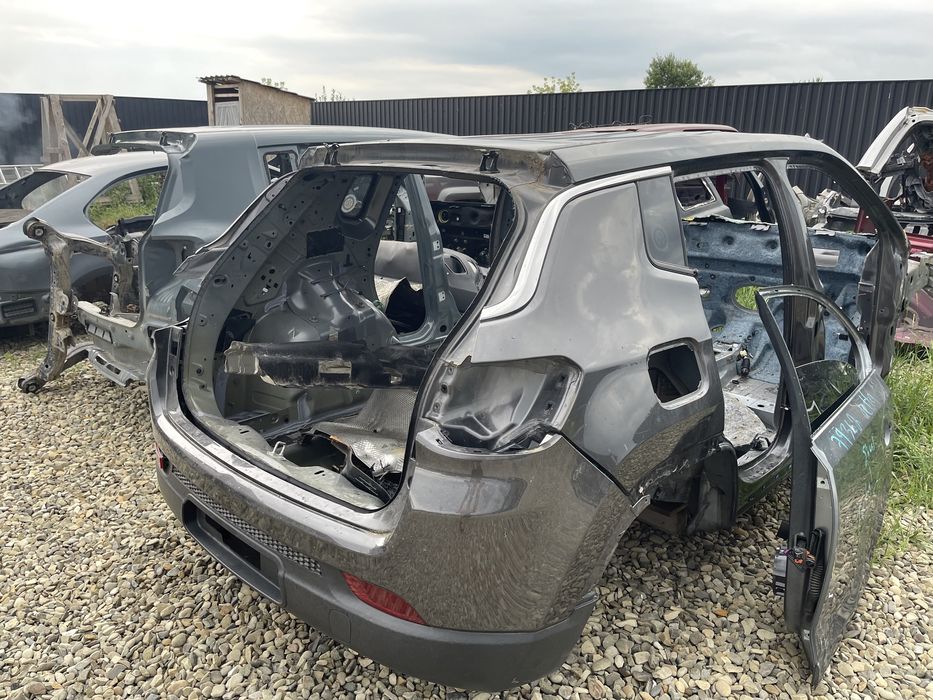 Чверть (ланжерон) чвертка поріг, криша, стойка Jeep Compass 2017-2021