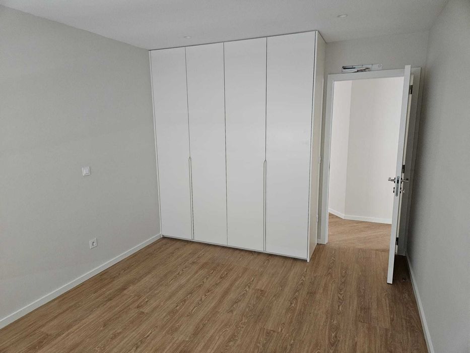 Vende_se T2 com garagem Vilar Andorinho